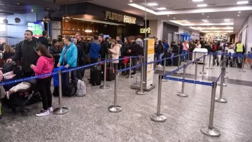 Vuelos demorados en Ezeiza y Aeroparque por asambleas gremiales: hasta qué hora estará afectado el servicio