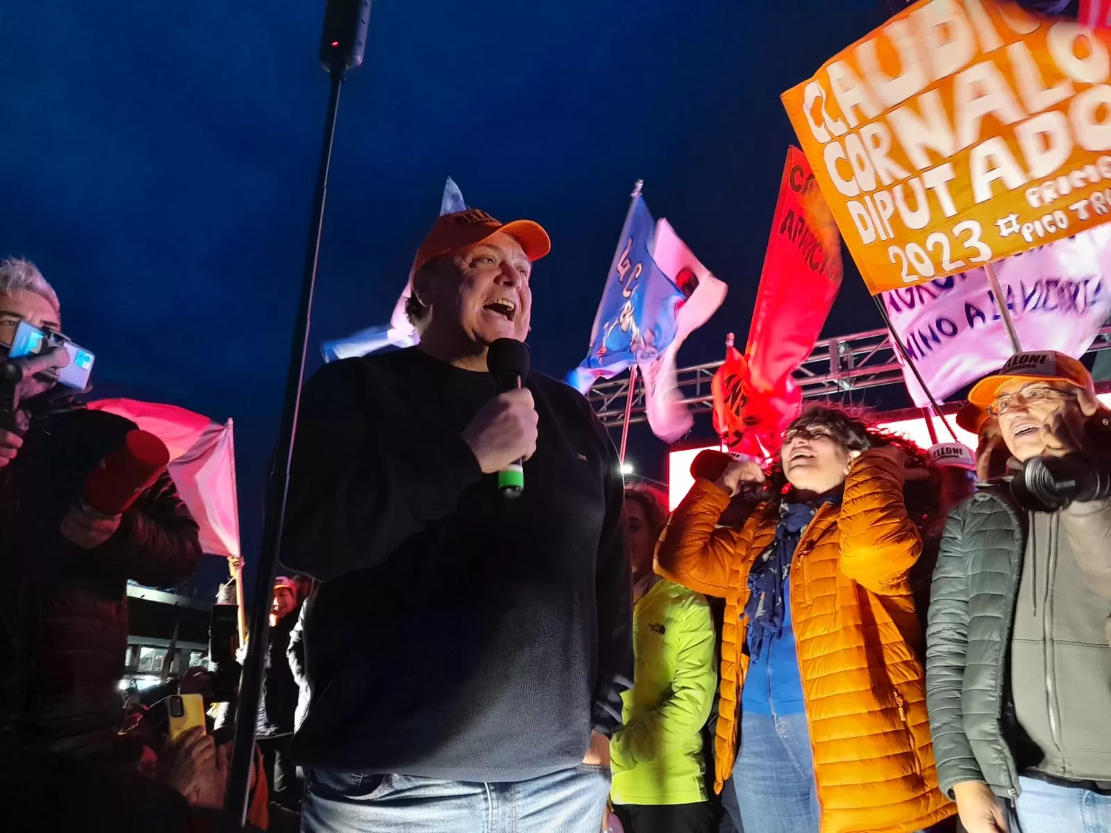 Javier Belloni en el primer cierre de campaña desde Caleta Olivia: “Vamos a garantizar el trabajo de los santacruceños”