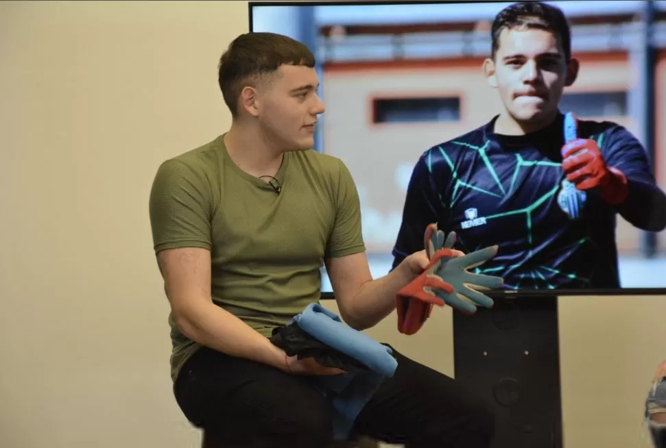 Jeremías Martínez, el arquero de Boxing que se sumará a la CAI pasó por La Opinión Austral: “Arranca este sueño” Jeremías Martínez, el arquero de Boxing que se sumará a la CAI pasó por La Opinión Austral: “Arranca este sueño”