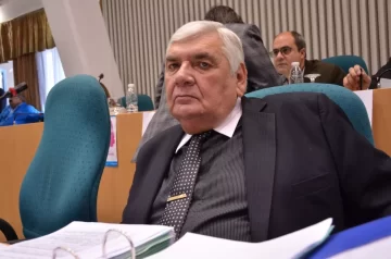 “Pepe” Bodlovic cuestionó el proyecto turístico en la Península de Magallanes: “La Patria no se vende” “Pepe” Bodlovic cuestionó el proyecto turístico en la Península de Magallanes: “La Patria no se vende”