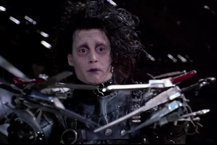 Subasta: ¿a cuánto vendieron las “manos de tijera” que usó Johnny Depp”