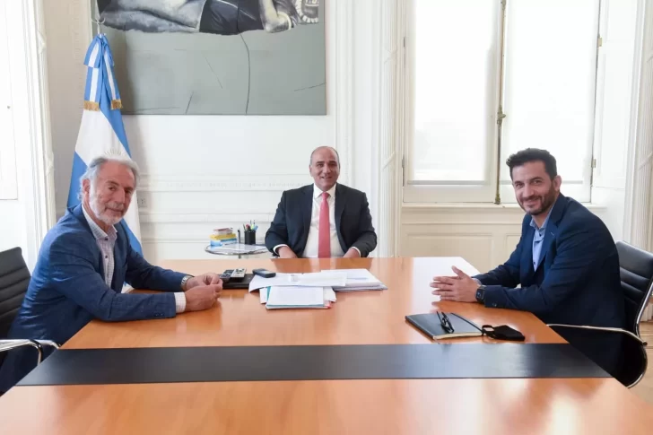 Analizan la construcción del cuarto satélite argentino que dará conectividad a las Islas Malvinas y la Antártida