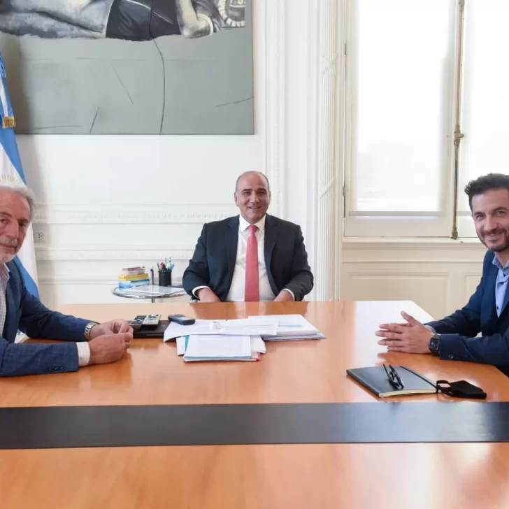Analizan la construcción del cuarto satélite argentino que dará conectividad a las Islas Malvinas y la Antártida