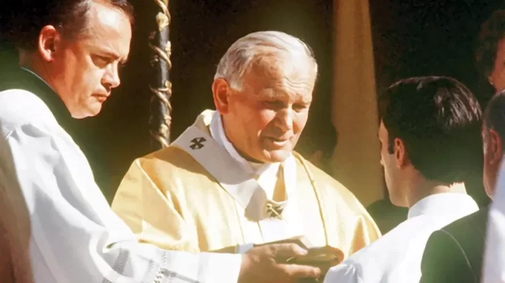 El día que el Papa Juan Pablo II visitó la Argentina en plena guerra de Malvinas
