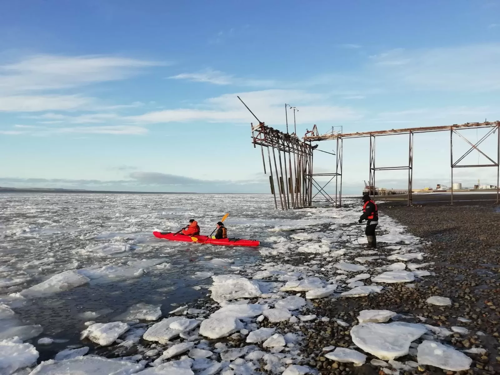 Video. Ni el frío los para: practican kayak en las aguas congeladas del Río Gallegos Video. Ni el frío los para: practican kayak en las aguas congeladas del Río Gallegos