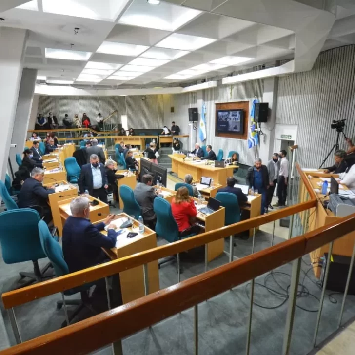 La Legislatura aprobará hoy la creación de la Compañía de Seguros de Santa Cruz La Legislatura aprobará hoy la creación de la Compañía de Seguros de Santa Cruz