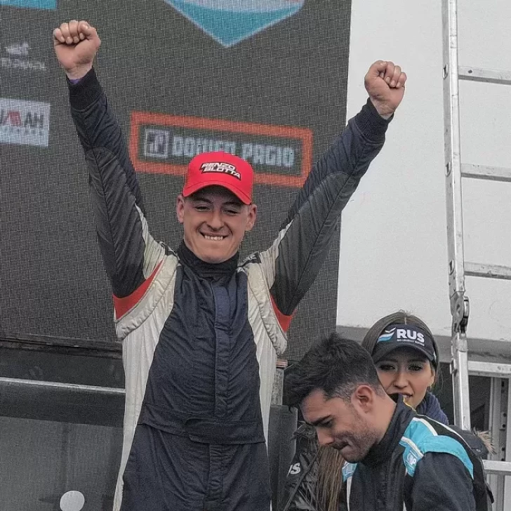 El piloto de Comodoro Rivadavia Renzo Blotta logró su primer podio en la Clase 2 del Turismo Nacional El piloto de Comodoro Rivadavia Renzo Blotta logró su primer podio en la Clase 2 del Turismo Nacional