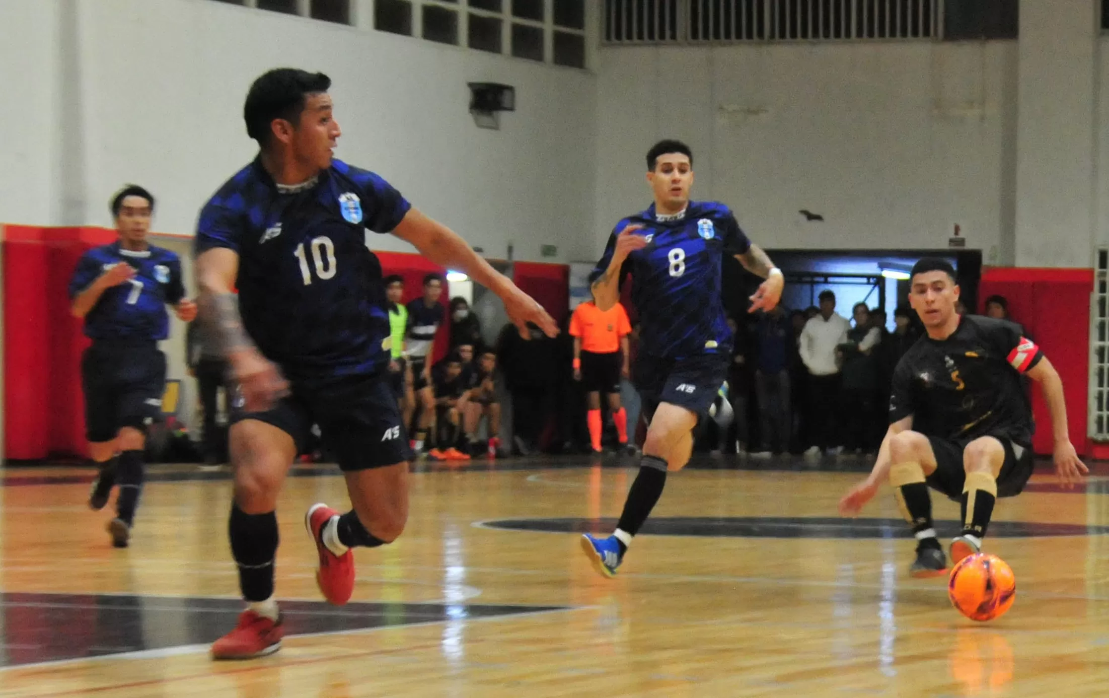 Juan Carlos León tras la clasificación de Opción Joven al Nacional: “Es algo único para Río Gallegos, queremos que se llenen las tribunas” Juan Carlos León tras la clasificación de Opción Joven al Nacional: “Es algo único para Río Gallegos, queremos que se llenen las tribunas”