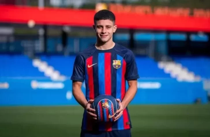 El argentino Lucas Román es el nuevo jugador del Barcelona: tiene una cláusula de rescisión de 400 millones de euros 