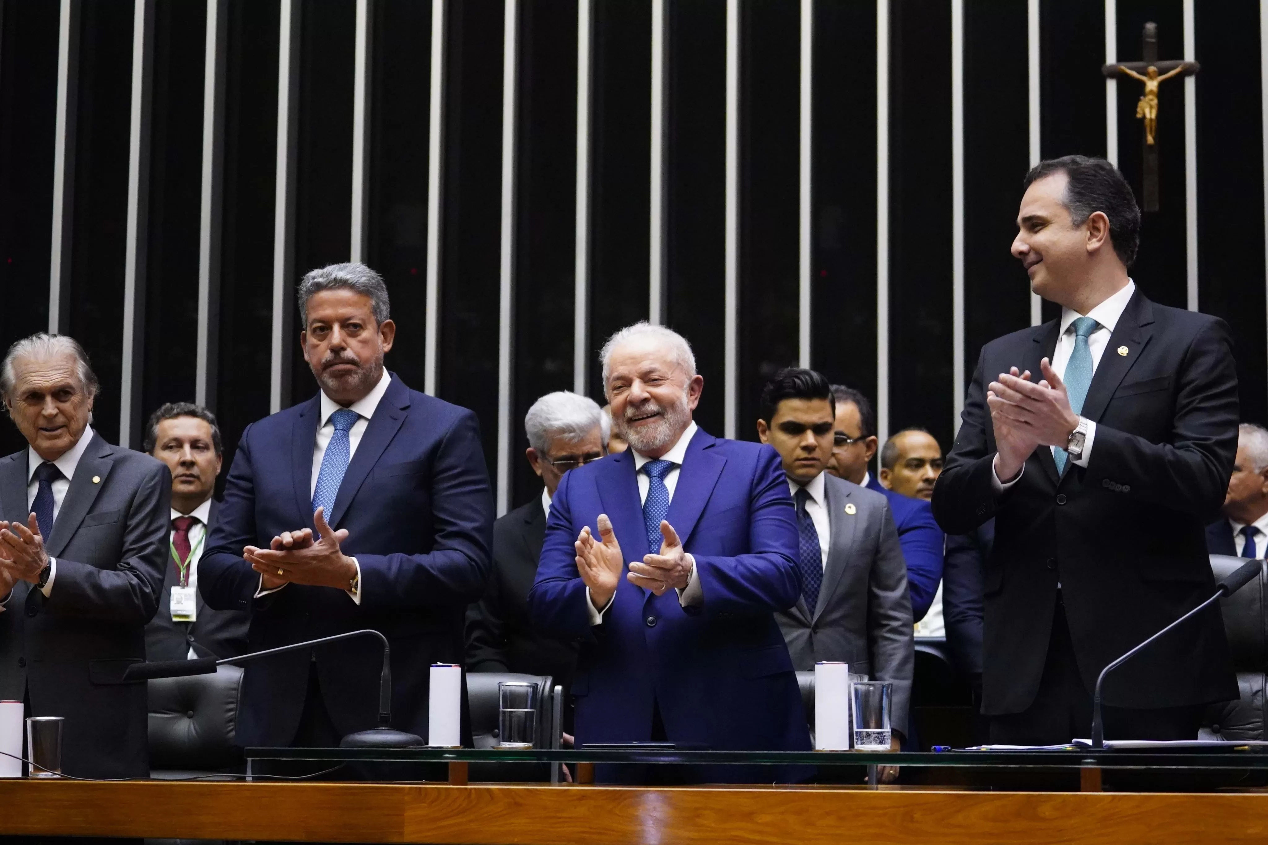 Lula Da Silva juró como presidente de Brasil: “Se termina el proceso de destrucción nacional” Lula Da Silva juró como presidente de Brasil: “Se termina el proceso de destrucción nacional”