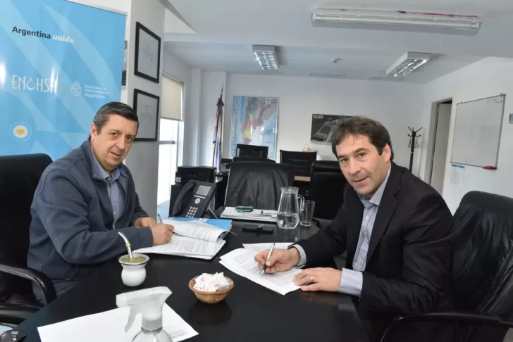 Luque gestionó el financiamiento de una importante red cloacal para Comodoro Rivadavia