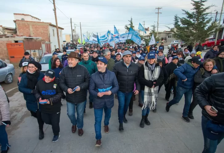 Juan Pablo Luque y Othar Macharashvili recorrieron Comodoro durante el cierre de campaña