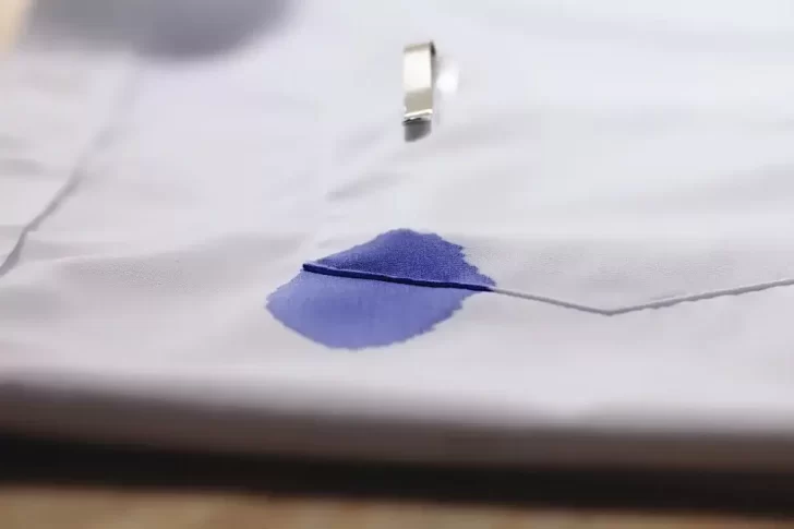 Cómo sacar las manchas de tinta de la ropa: cuatro trucos caseros infalibles