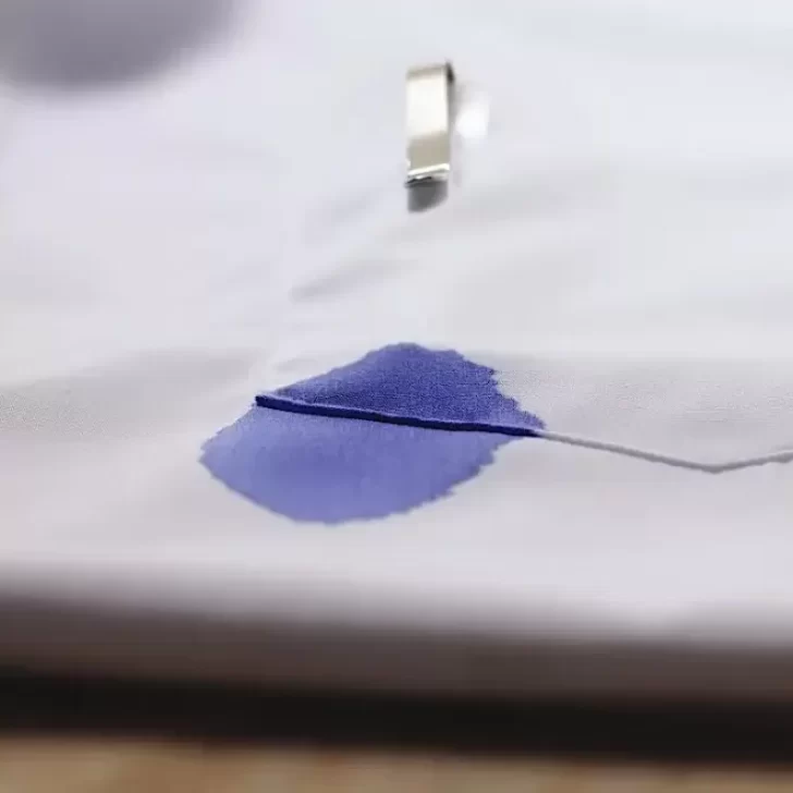Cómo sacar las manchas de tinta de la ropa: cuatro trucos caseros infalibles