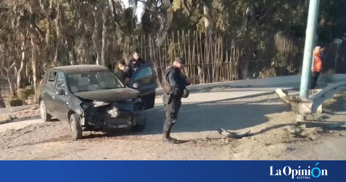Manejaba borracho, se quedó dormido y chocó de frente contra un poste ...