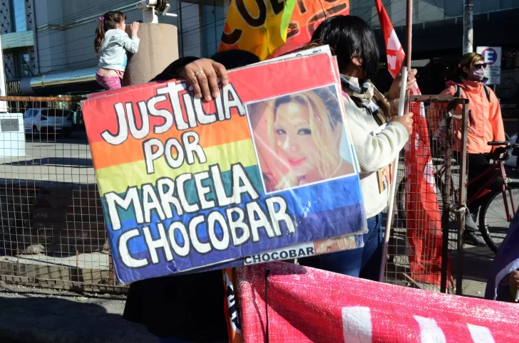  Carteles que han aparecido en diversas manifestaciones en estos últimos diez años. (FOTO: LA OPINIÓN AUSTRAL)