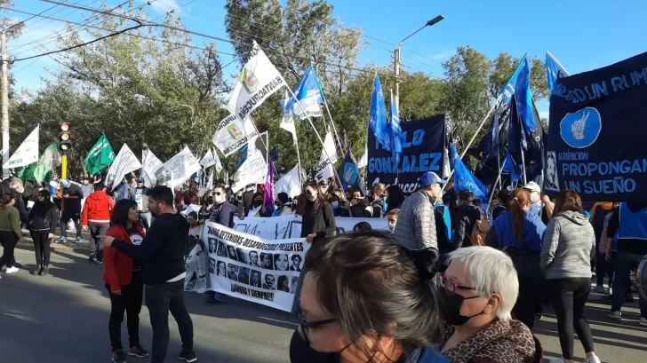 24M: Multitudinaria marcha en Río Gallegos por el Día de la Memoria por la Verdad y la Justicia