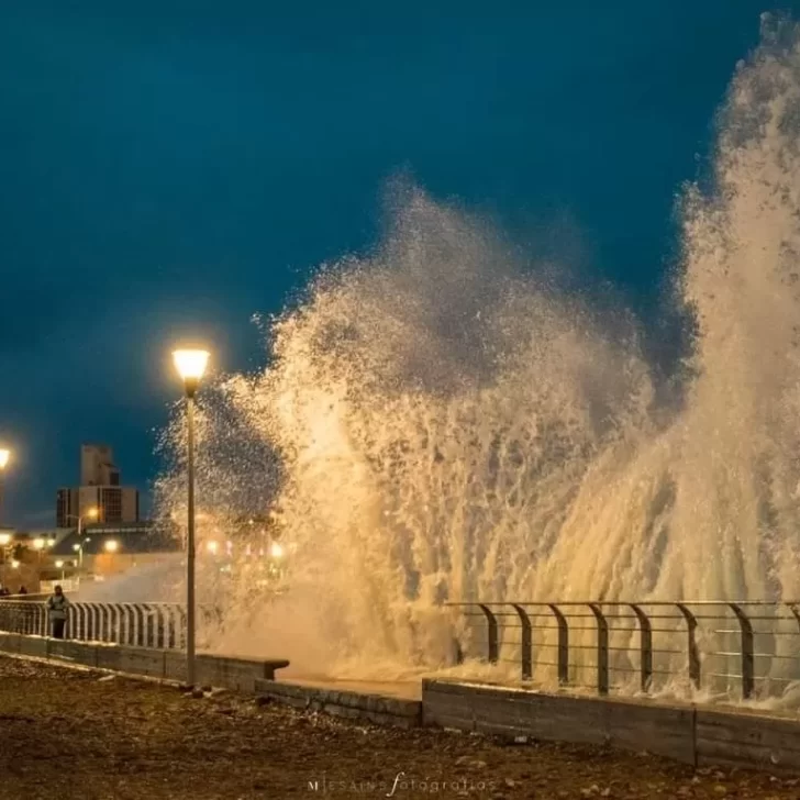 Video. Una fuerte marejada ocasionó daños en la costanera de Comodoro Rivadavia Video. Una fuerte marejada ocasionó daños en la costanera de Comodoro Rivadavia