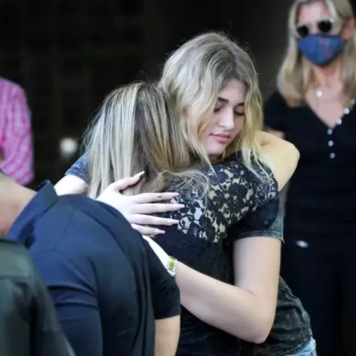 El dolor de Martita y Felipe Fort en el último adiós a Gustavo Martínez