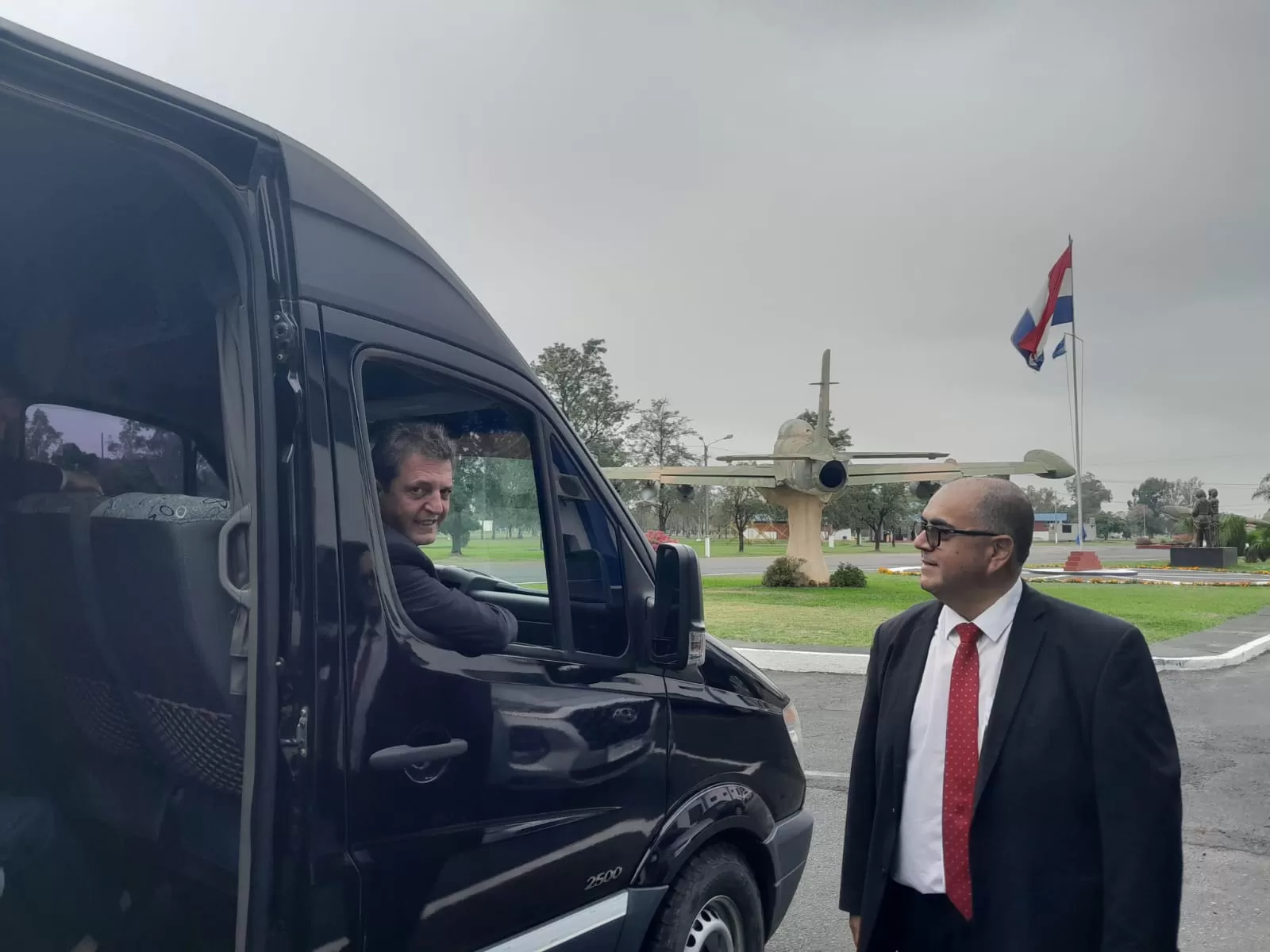 Sergio Massa da por terminado el ida y vuelta con el FMI hasta noviembre y llegó a Paraguay para reunirse con Santiago Peña