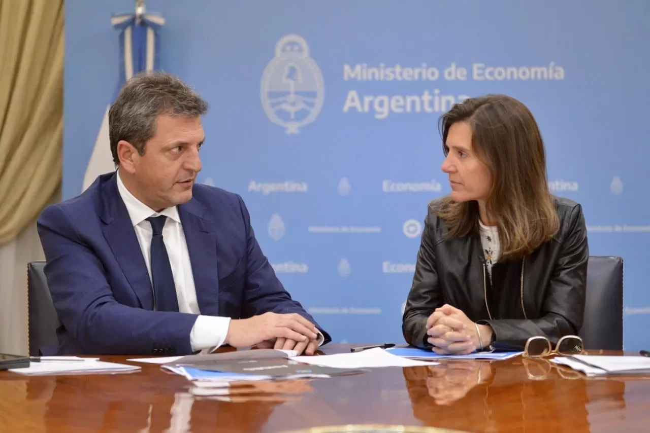 Sergio Massa y Fernanda Raverta anuncia una “muy buena noticia” para jubilados este martes