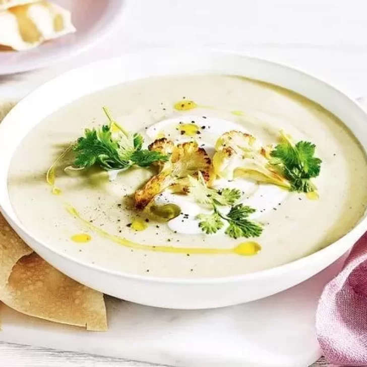 Cómo hacer sopa de coliflor, la receta elogiada por el jurado en MasterChef Argentina