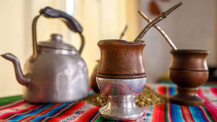 ¿Cómo se debe limpiar el equipo de mate?