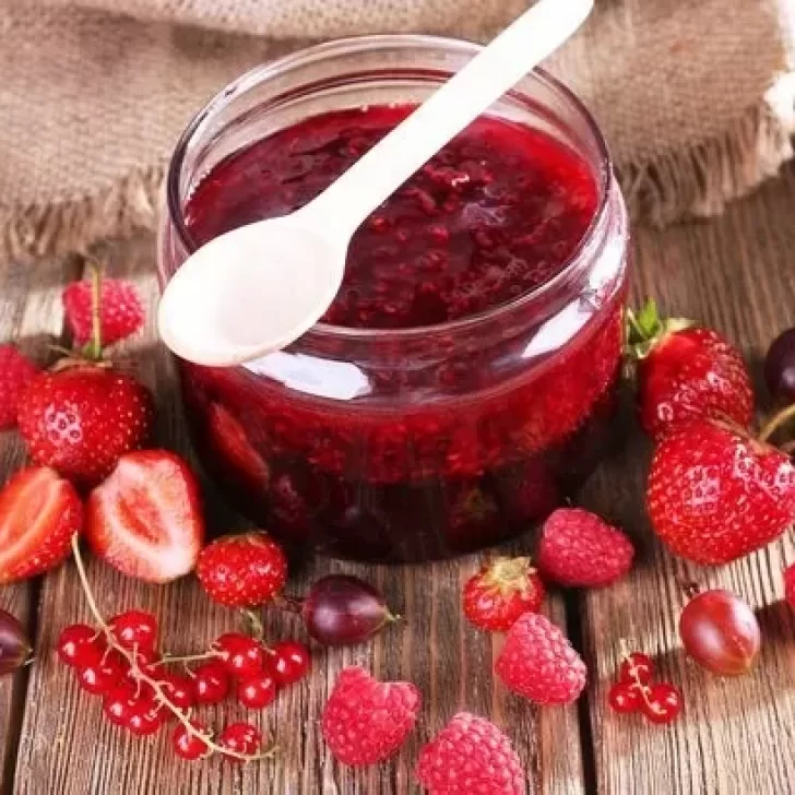 Conservas caseras: receta sencilla para preparar mermelada de frutos rojos