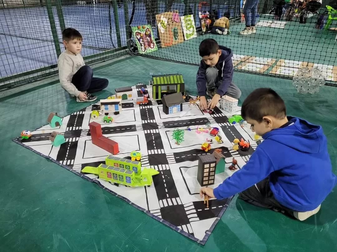 Diversión y aprendizaje: el Municipio de Caleta Olivia celebró el comienzo del “Mes de las Infancias”