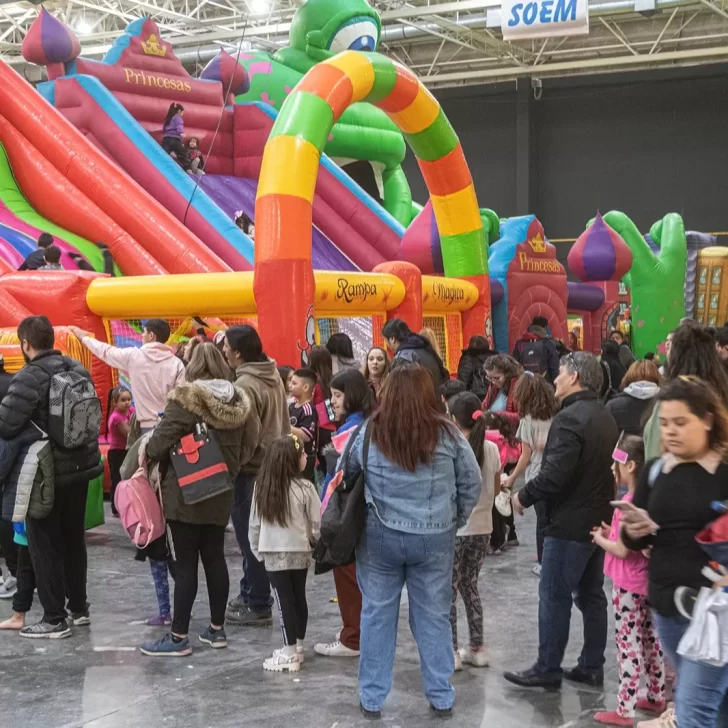 El Municipio de Comodoro acompañó el 2° agasajo Día de las Infancias de los hijos de los empleados municipales El Municipio de Comodoro acompañó el 2° agasajo Día de las Infancias de los hijos de los empleados municipales