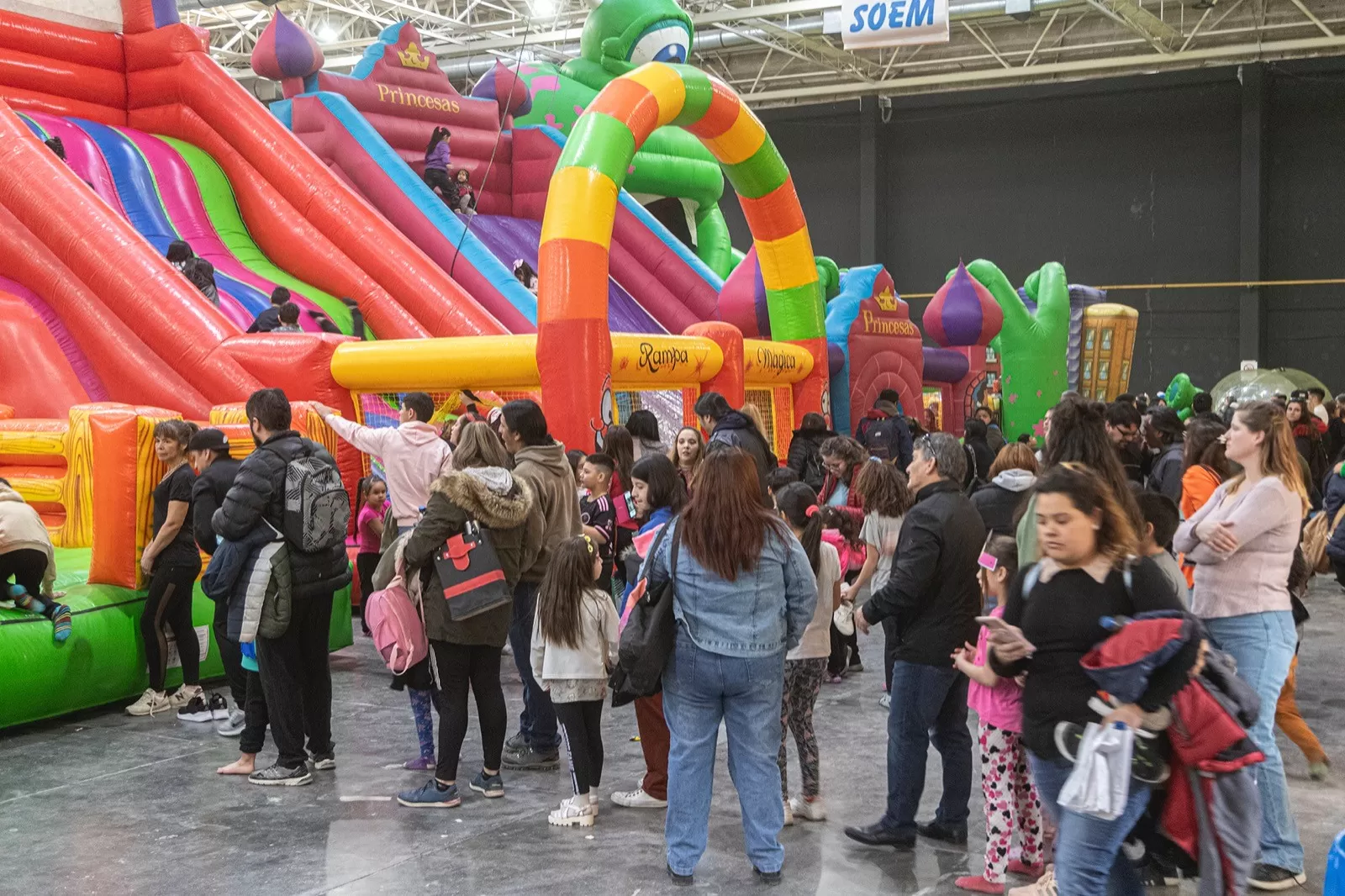 El Municipio de Comodoro acompañó el 2° agasajo Día de las Infancias de los hijos de los empleados municipales El Municipio de Comodoro acompañó el 2° agasajo Día de las Infancias de los hijos de los empleados municipales