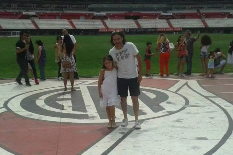 El conmovedor mensaje de despedida de la hija del hincha de River que murió en el Monumental El conmovedor mensaje de despedida de la hija del hincha de River que murió en el Monumental