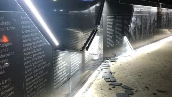 Destrozos en el monumento a los Caídos de Malvinas en Ushuaia: investigan si fue vandalismo