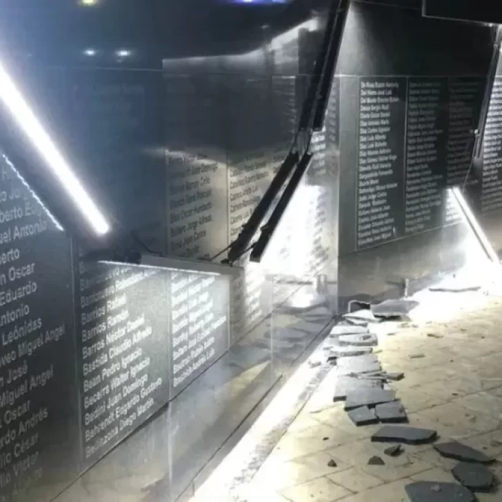 Destrozos en el monumento a los Caídos de Malvinas en Ushuaia: investigan si fue vandalismo