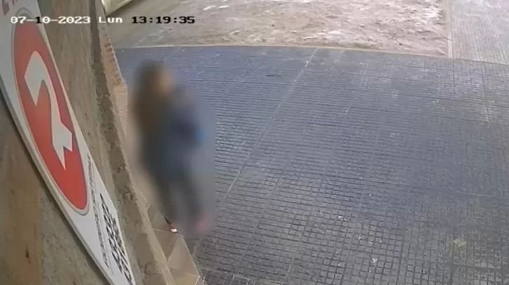 Mujer se llevó una billetera, quiso devolverla pero después se arrepintió