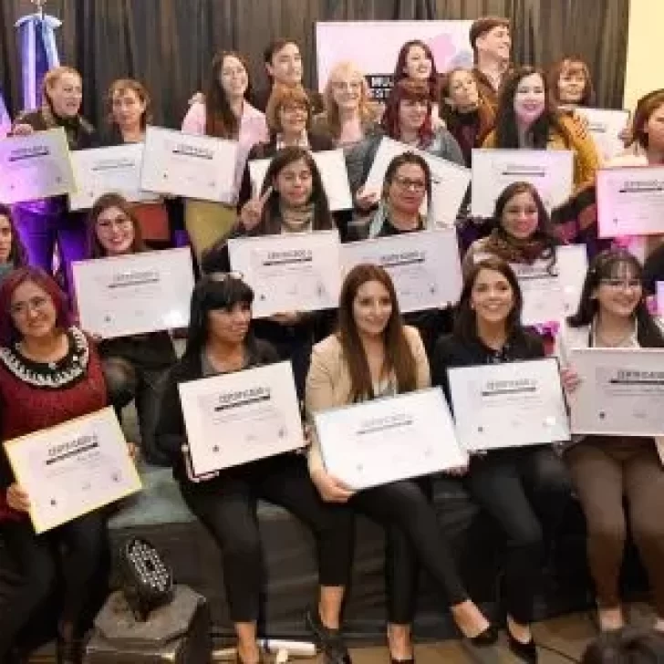 Video. Alicia Kirchner participó del reconocimiento a las Mujeres Destacadas Santacruceñas Video. Alicia Kirchner participó del reconocimiento a las Mujeres Destacadas Santacruceñas