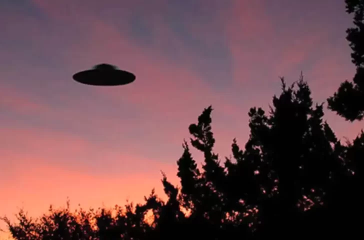 ¿Aliens?: Estados Unidos confirmó el hallazgo de un OVNI con restos “biológicos no humanos”