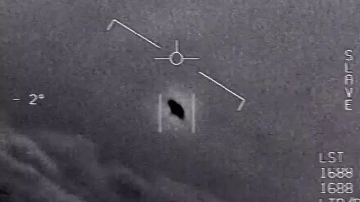 OVNIs: cómo identificarlos en el cielo y no confundirlos con aviones, globos u otros objetos