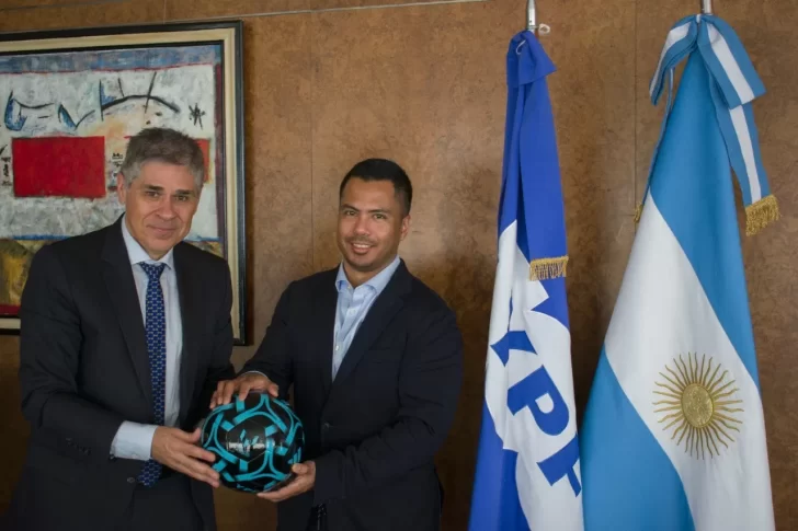 Pablo González recibió a la máxima autoridad de Petronas para Argentina y analizaron el proyecto de GNL 