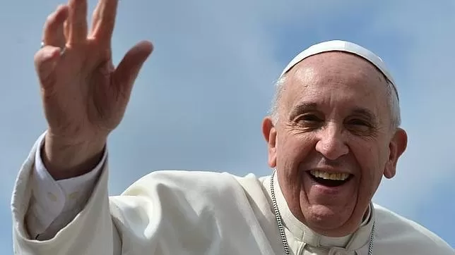 Día del Papa: Francisco bendijo insignias de 44 arzobispos y afirmó que “el camino de la fe nunca es un paseo”