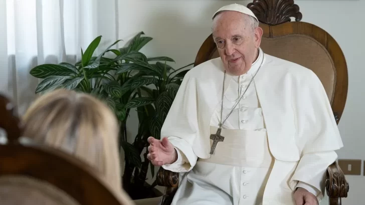 Papa Francisco: “De la crisis no se sale solo, se sale arriesgando y tomando al otro de la mano”