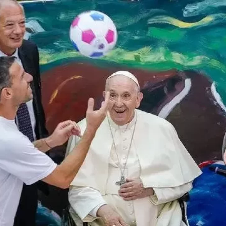El Papa Francisco se reunió con Ronaldinho, Dani Alves y Maxi Rodríguez en la previa al “Partido de la Paz”