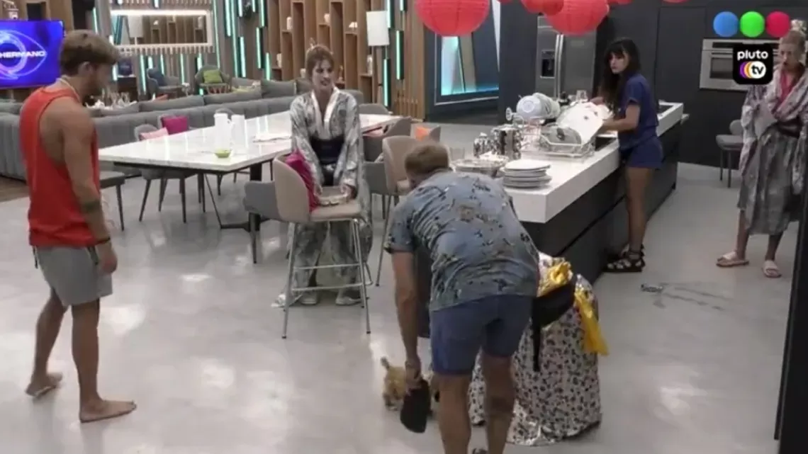 Gran Hermano: el papá de Nacho maltrató a una de la perritas y desató la indignación de los fans Gran Hermano: el papá de Nacho maltrató a una de la perritas y desató la indignación de los fans
