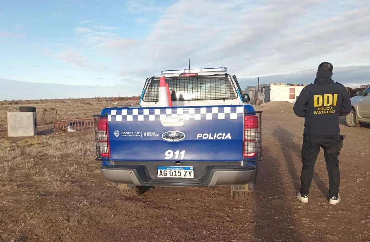 Una pareja terminó detenida por tener elementos robados y droga
