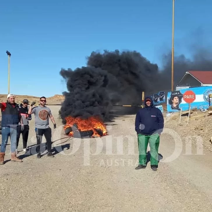Mineros de Santa Cruz tomaron un yacimiento de Pan American Silver por el cierre inminente Mineros de Santa Cruz tomaron un yacimiento de Pan American Silver por el cierre inminente
