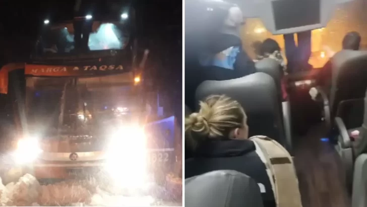 Video. Así rescataron a los pasajeros del colectivo varado en la Cuesta de Miguez por la nieve
