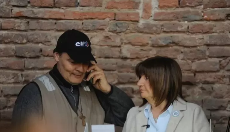 Patricia Bullrich fue a votar y tuvo problemas con la máquina de boleta electrónica: “Fue un desastre”
