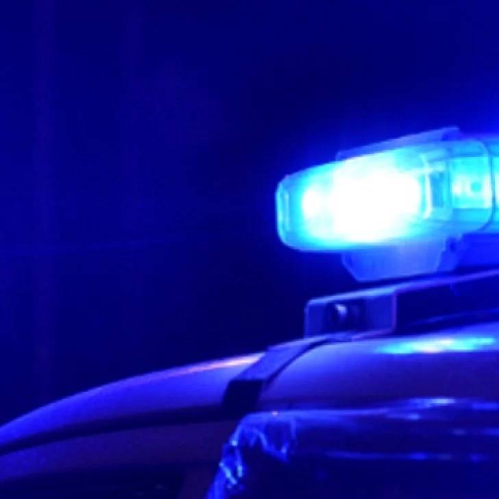 Una mujer policía fue condenada a 10 años de prisión por matar al abusador de ella y sus hermanas