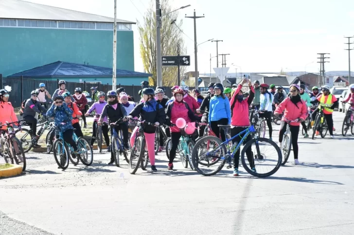 Exitosa “pedaleada rosa” para llevar conciencia sobre el cáncer de mama: ¡mirá las fotos!