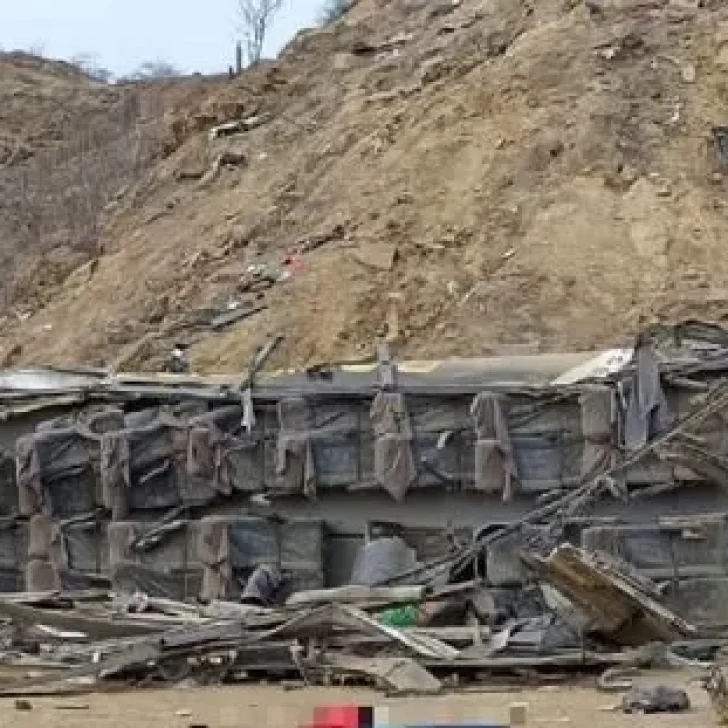 Tragedia en Perú: al menos 10 fallecidos y 20 heridos al caer autobús a un abismo